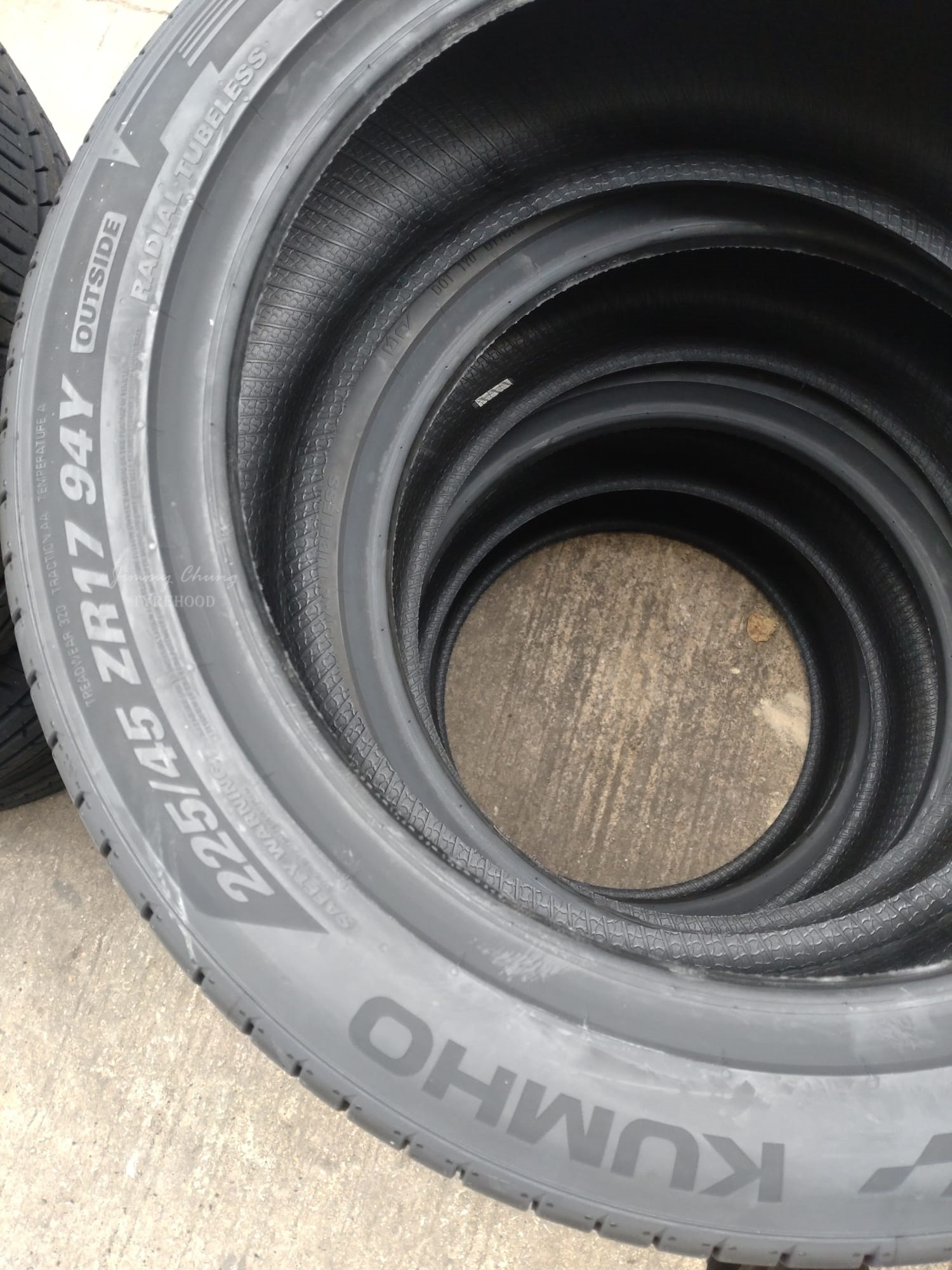 Kumho PS72 product images